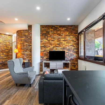 Quai Des Roches-proche Cathedrale Mety