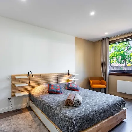 Quai Des Roches Apartment