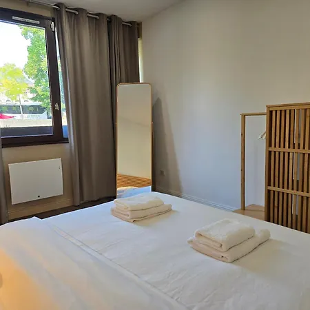 Quai Des Roches-proche Cathedrale