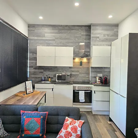 Quai Des Roches-proche Cathedrale * Mety