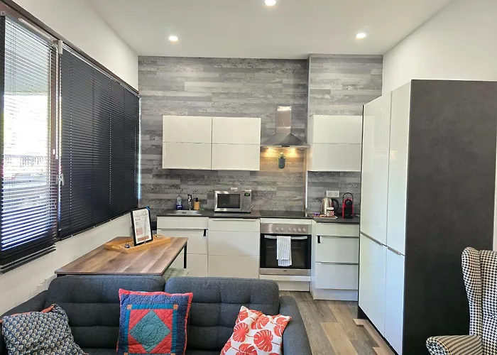 Quai Des Roches-proche Cathédrale * Metz